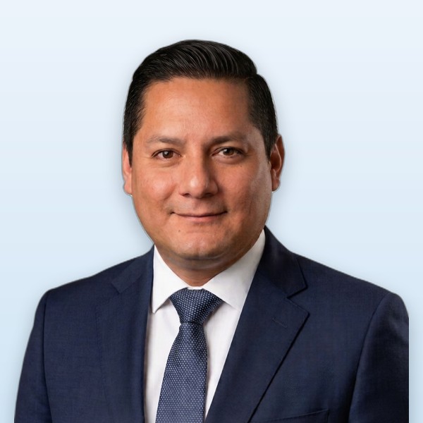 Enrique Macías